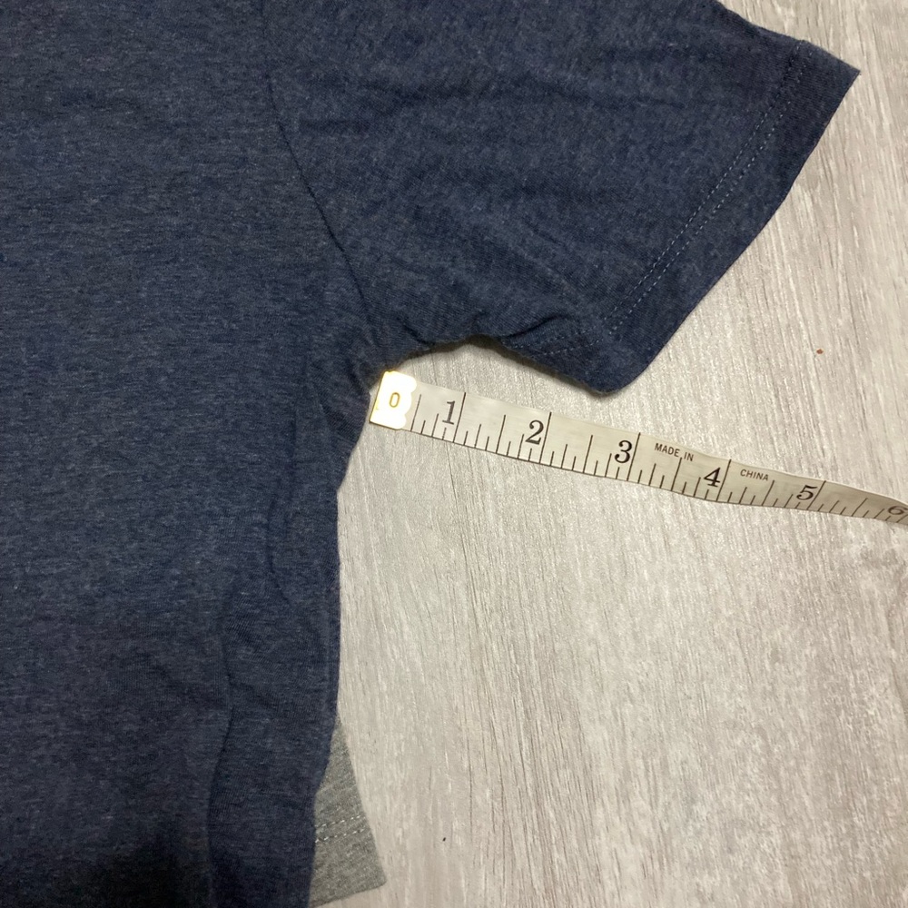 Eddie Bauer 2 Shirt Lightweight Grey and Blue Bundle Medium - Picture 3 of 13